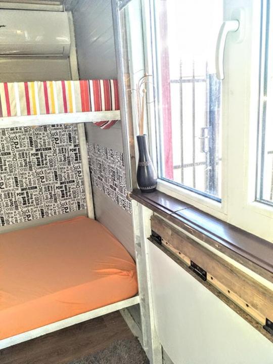 Two Rooms Cabin House บูคาเรสต์ ภายนอก รูปภาพ
